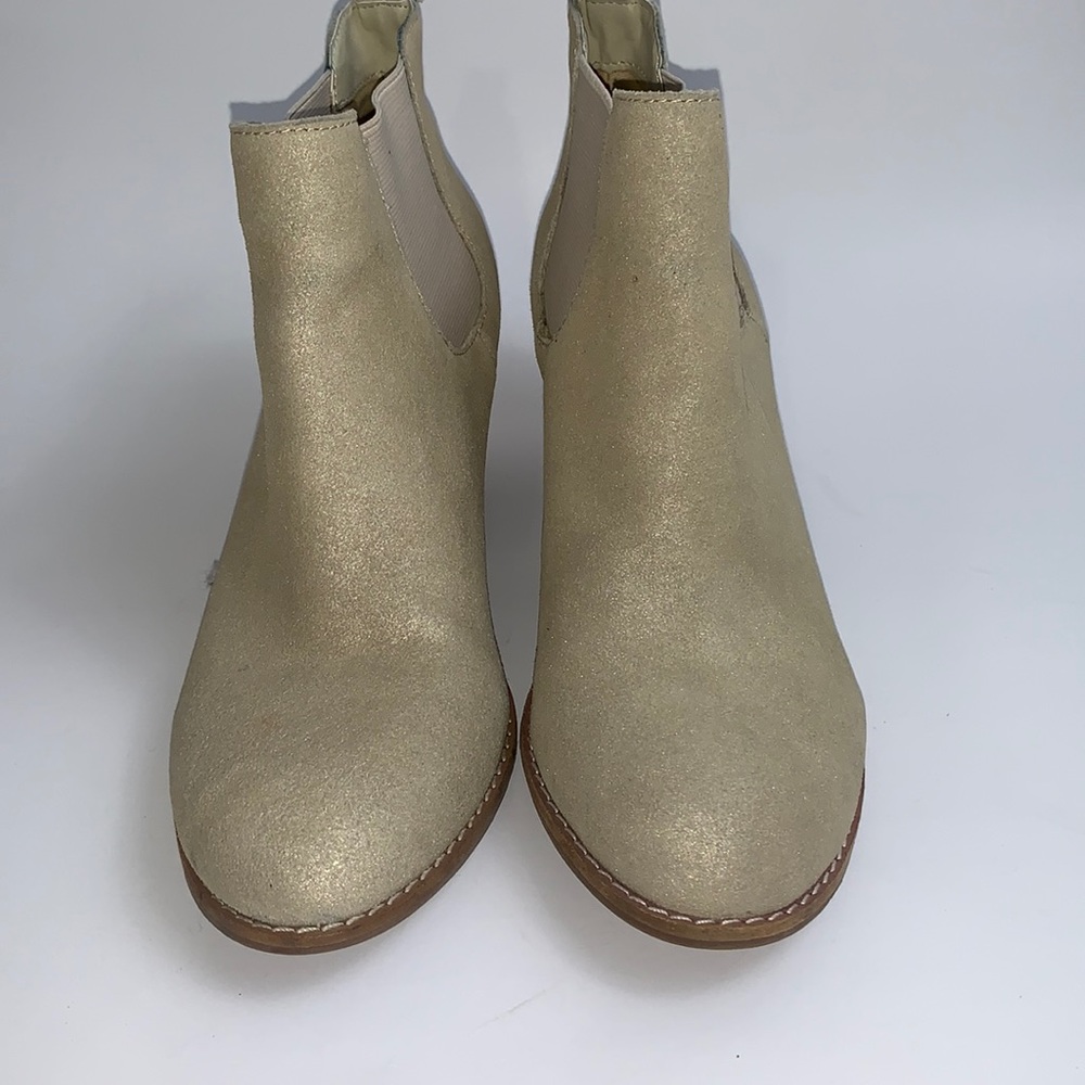New. Bellísima  by donde vita  suede ankle booties